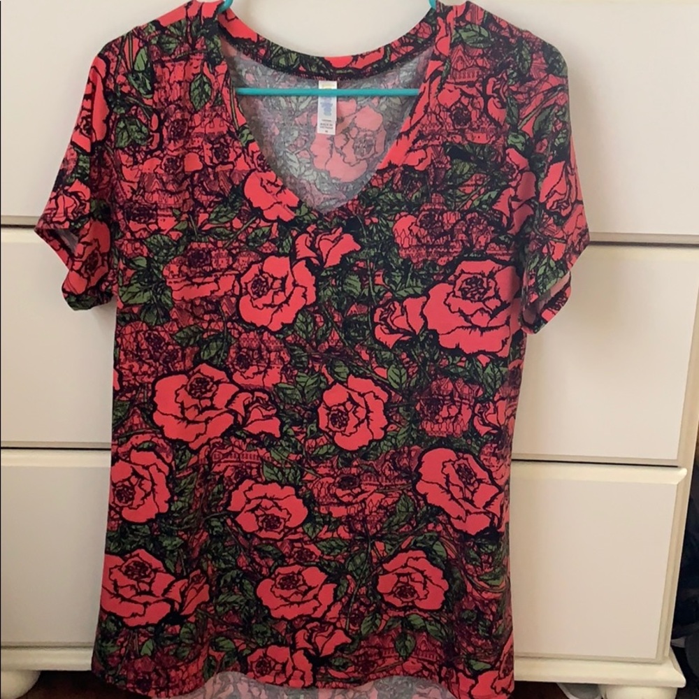 Medium Lularoe Christy Tee